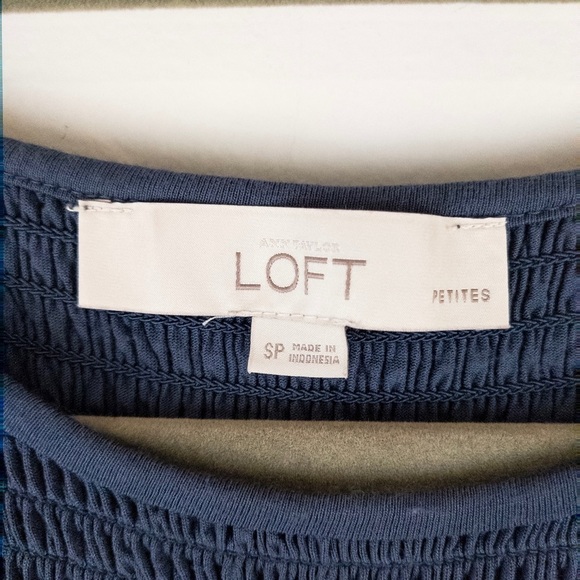 Loft Womens Smocked Tunic Top Size S Petite Flutter Sleeve Blue Summer Boho - Picture 5 of 7